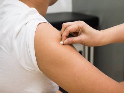 Vaccinations & Travel Medicine Vaccinations & Travel Medicine